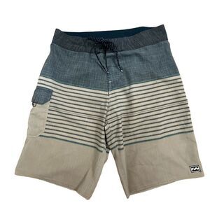 Billabong ~ Mens Boardshorts ~ size 28